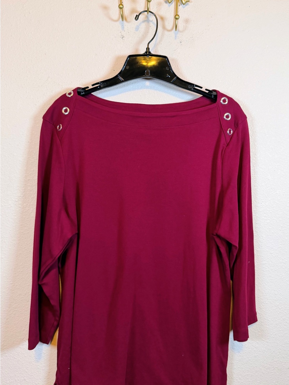 Karen Scott Burgundy Long Sleeve Boatneck Top with Shoulder Grommets. Size 1X